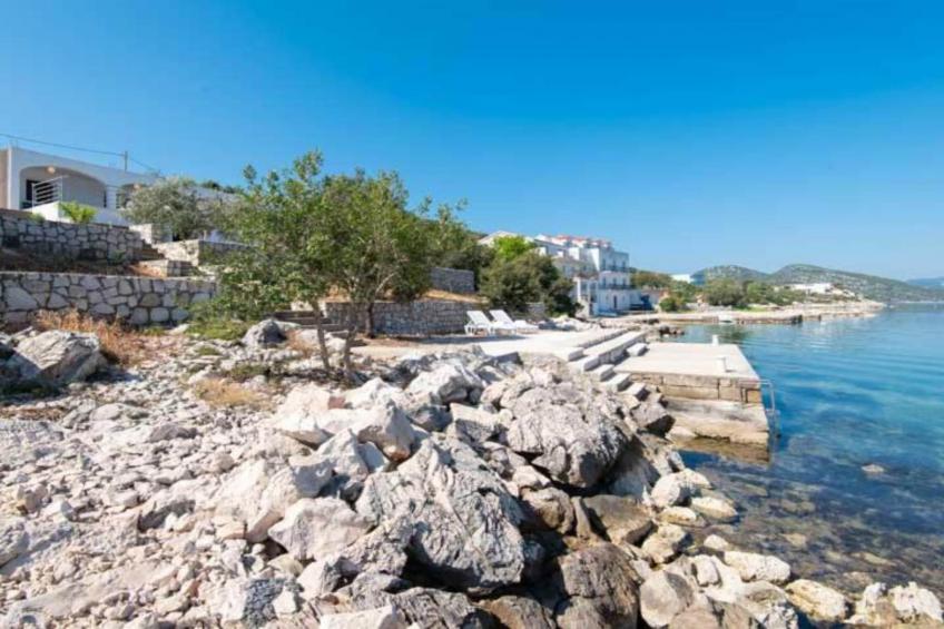 Spacious and Cozy Seafront Apartments - One Bedroom Apartment with Terrace and Sea View - foto 19