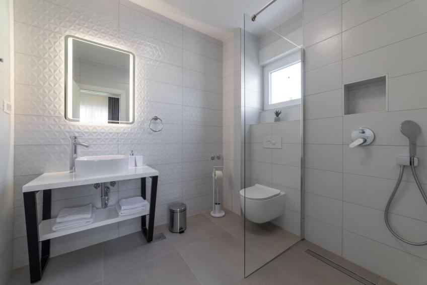 Luxury Kastela Villa with Heated Pool and Lounge Area - Four Bedroom Villa - foto 16