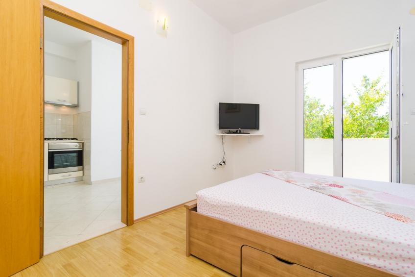 Apartments & Rooms Barišić - Studio Apartment with Balcony and Garden View (First Floor)-APT 2 - foto 15
