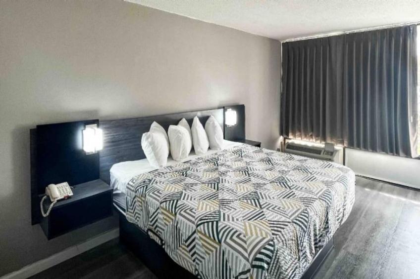 1 King Bed  Smoking - foto 3