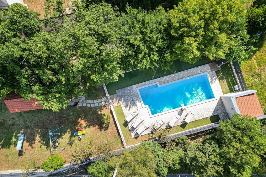 Spacious Prgomet Retreat with Private Pool, Fitness Centre, and Garden - Three Bedroom Villa - foto 37