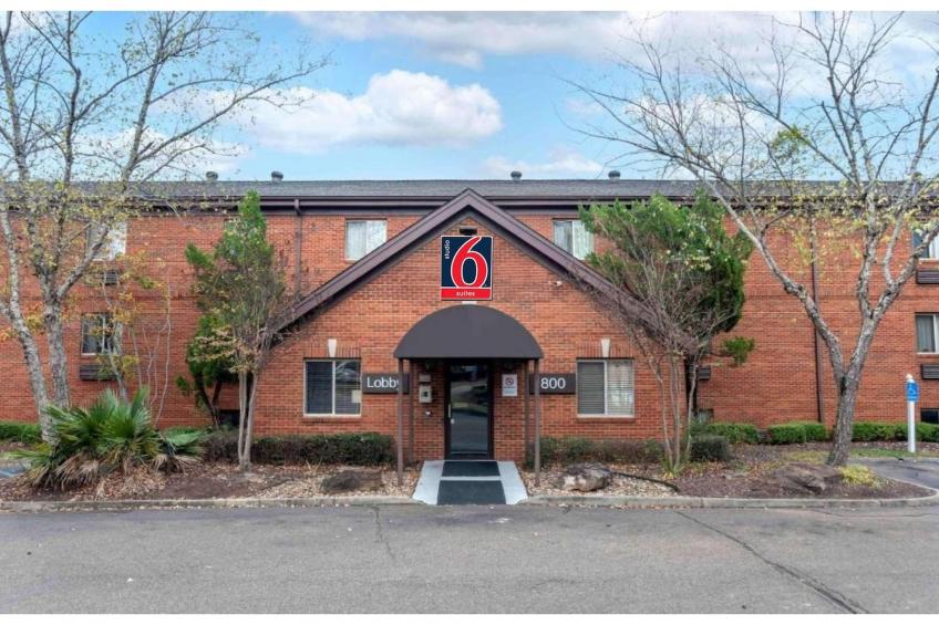 1 King Bed | Hearing Accessible, Kitchen