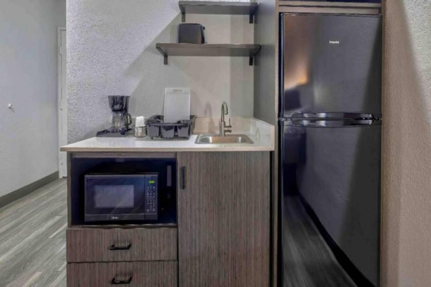 2 Full Beds  Smoking Kitchen - foto 3