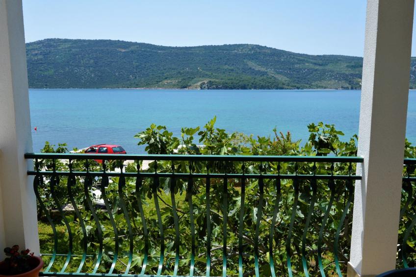 Schöne Wohnung in Poljica mit privatem Parkplatz - foto 8