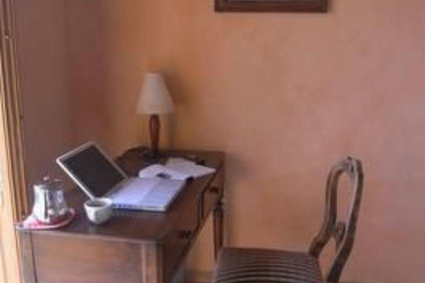 Natursteinhaus mit Panoramablick zum Meer - foto 9