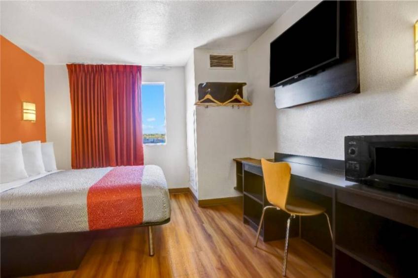 1 QUEEN BED  NON-SMOKING - foto 9