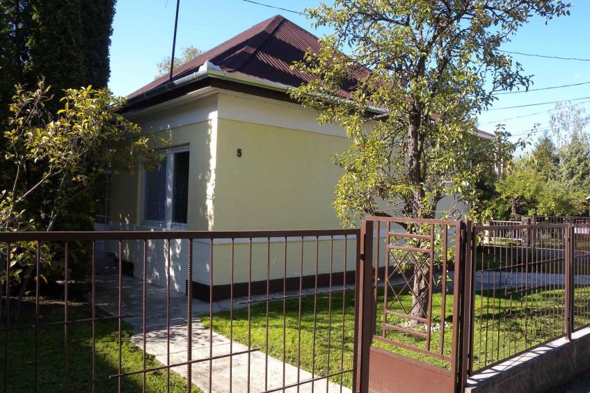 Holiday house only 150 m from Lake Balaton - BF-XVN5
