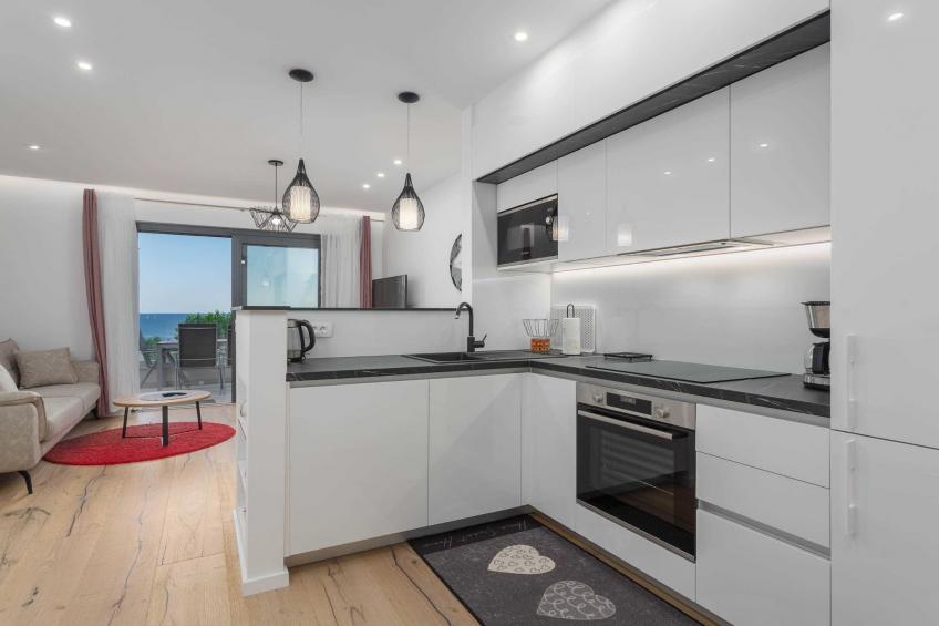 Luxury Beachfront Krk Apartments with Terrace - One Bedroom Apartment with Terrace - foto 6