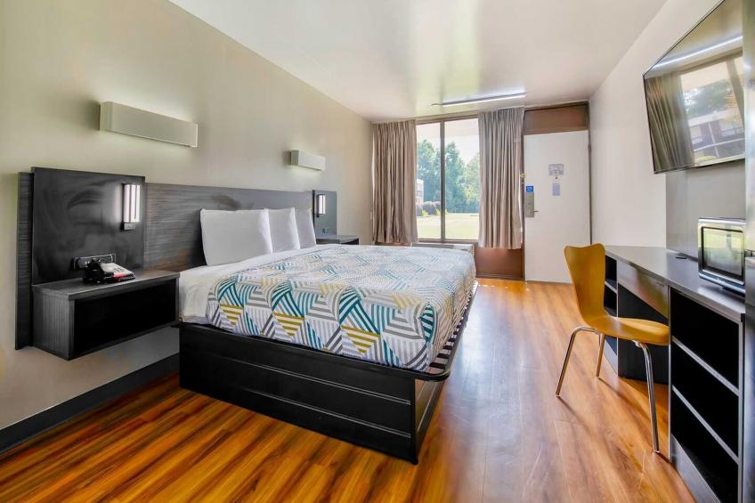 1 King Bed  Premium Micfridge Non-Smoking - foto 5