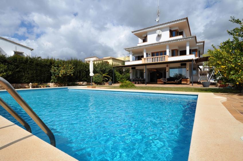 CA NA MALEN Hermosa casa para familias con gran piscina, jardín. - WiFi Gratis - foto 28