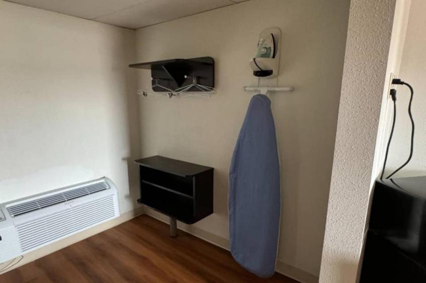 1 King Bed  Suite Non-Smoking Kitchen - foto 10