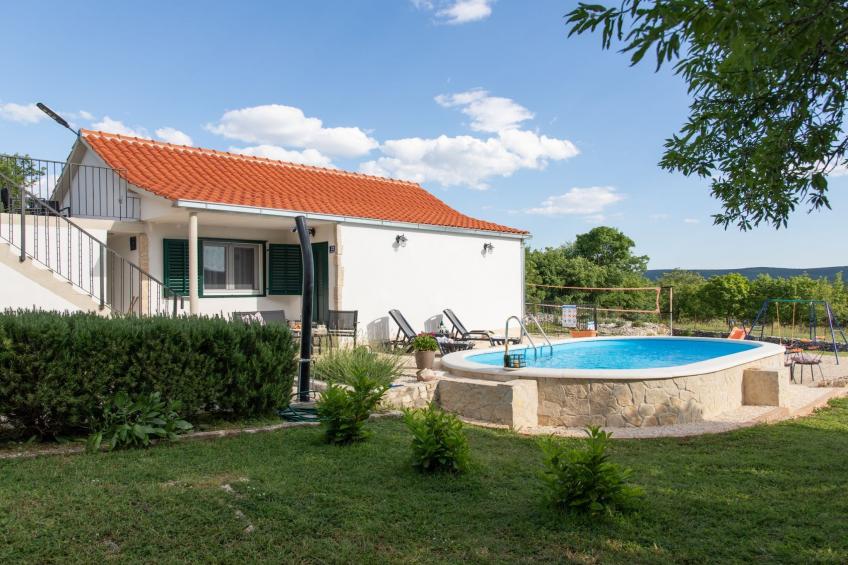 Serene Retreat Holiday Home with Pool - Two Bedroom Holiday Home with Pool - foto 14