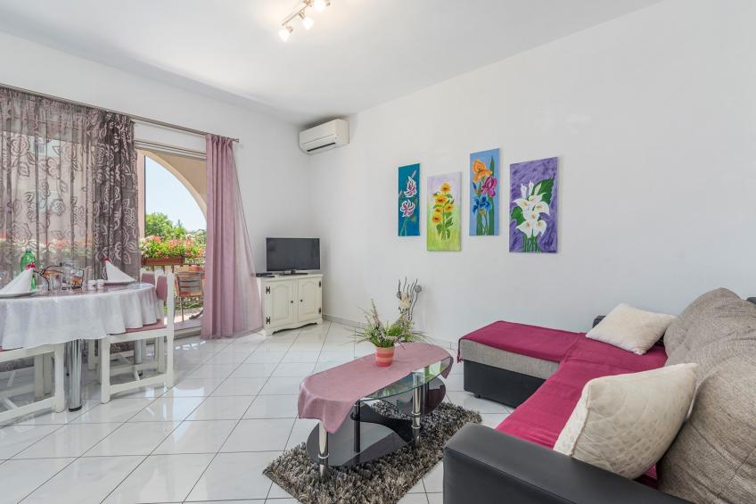 Vakantiewoning met terras en airconditioning - BF-6HK93 - foto 9