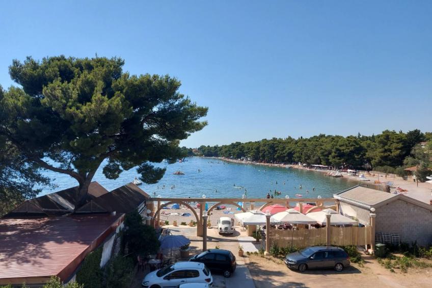 Wohnung in Pirovac mit Terrasse, Garten und Grill - foto 7