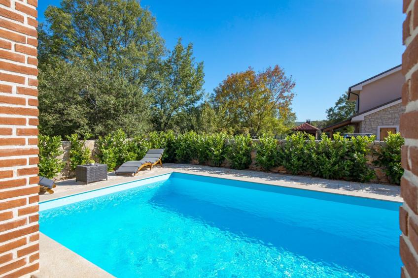 Romantische Villa mit Pool, umgeben von Natur - foto 15