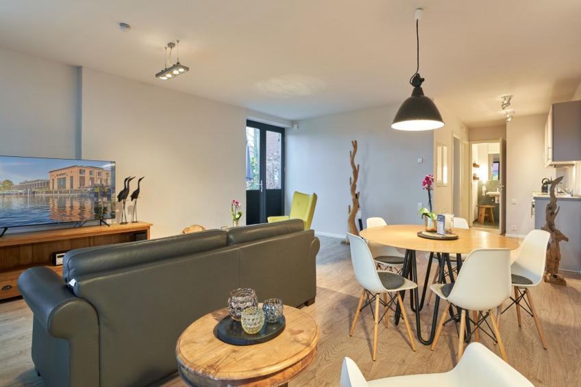 Wohnung in Brandenburg An Der Havel mit Garten, Terrasse und Grill