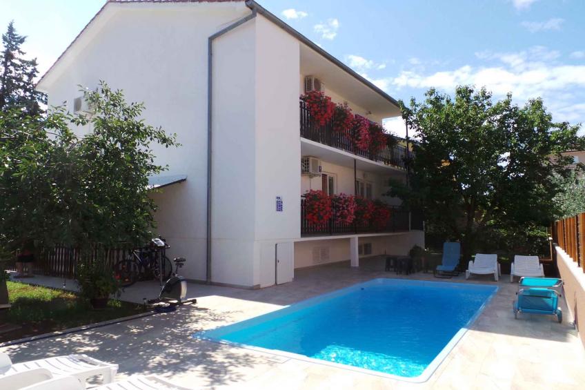 Vakantiewoning met een groot terras - VW-YCWN