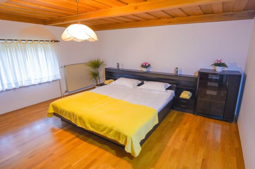 Cozy Luxe Holiday Home with Natural Thermal Bath - Seven Bedroom Holiday Home - foto 16