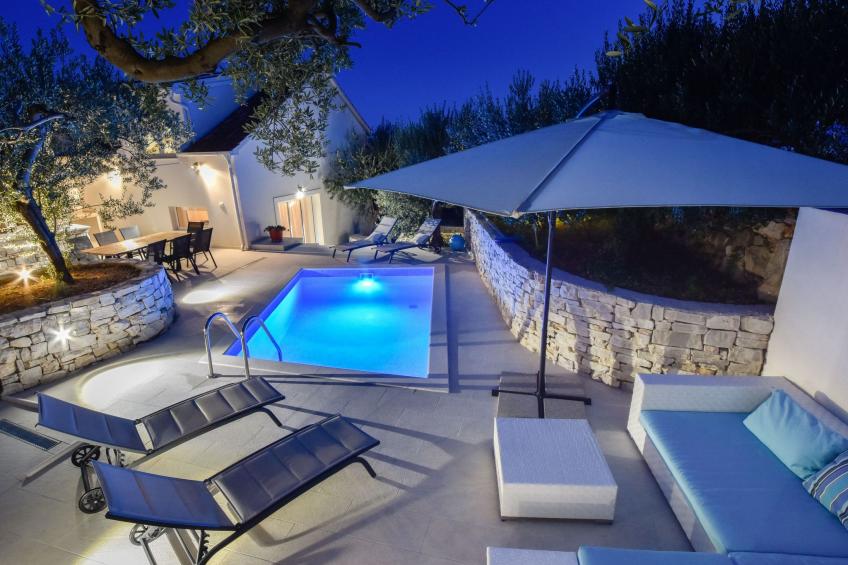 3 Schlafzimmer Villa mit beheiztem Pool und Meerblick - foto 20