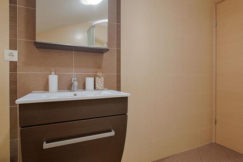 Luxuriöse Villa mit Pool, großem mediterranen Garten und Kinderspielplatz. - foto 34