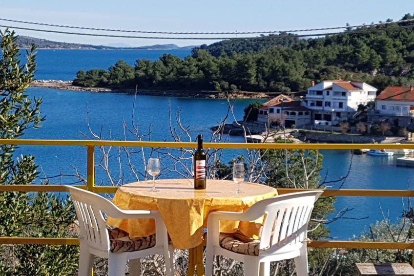 Schönes Apartment in Zaglav mit Außenkamin