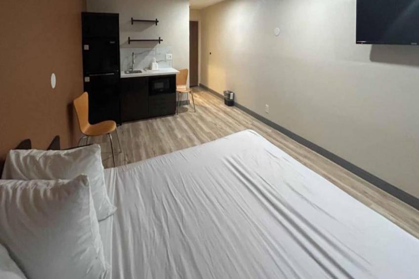 2 Full Beds  Non-Smoking Kitchen - foto 5