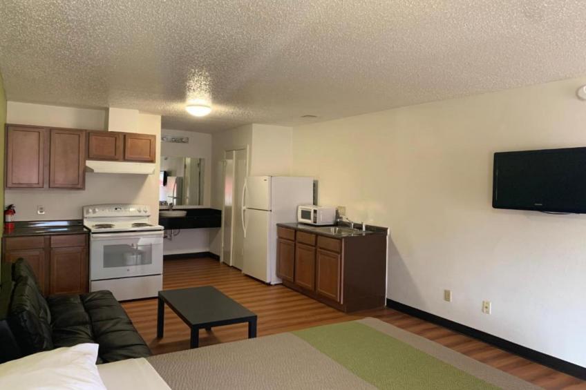 1 Queen Bed  Smoking Kitchen Sofa-Bed - foto 6