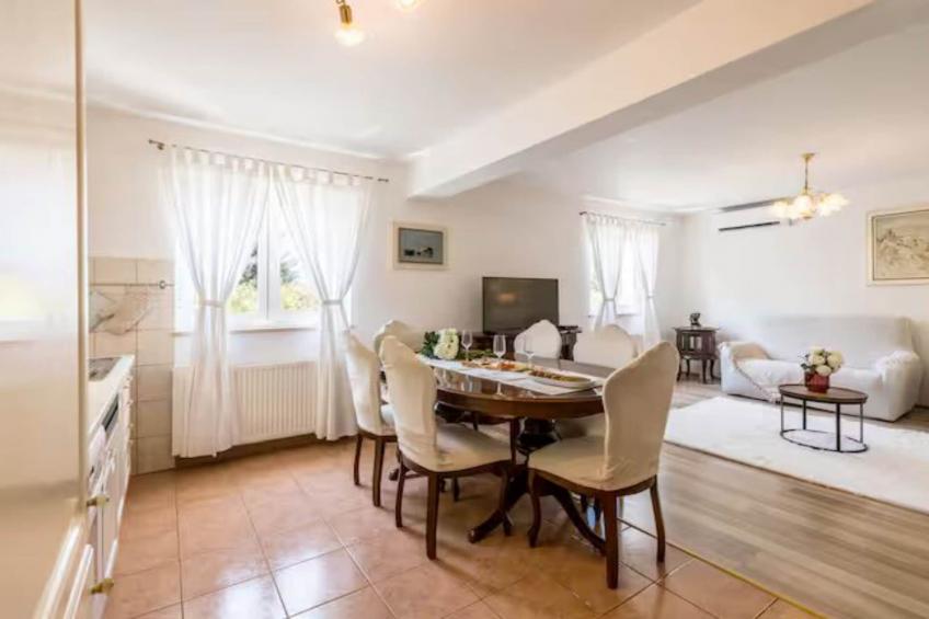 Villa Pax - Four Bedroom Villa with Outdoor Pool - foto 4