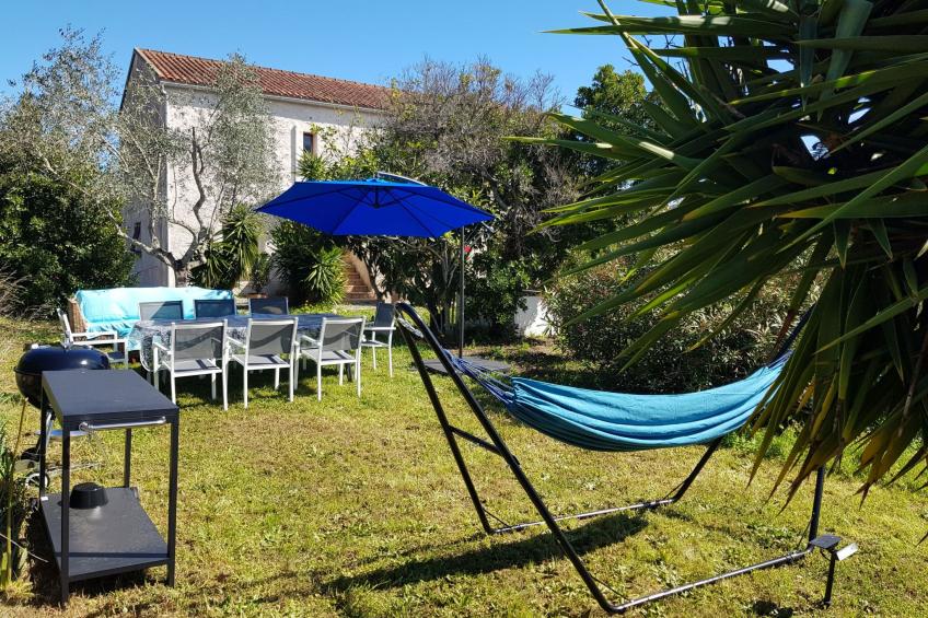 Ovu Wohnung mit beheiztem Pool und privatem Garten, 1 Minute vom Meer entfernt - foto 15