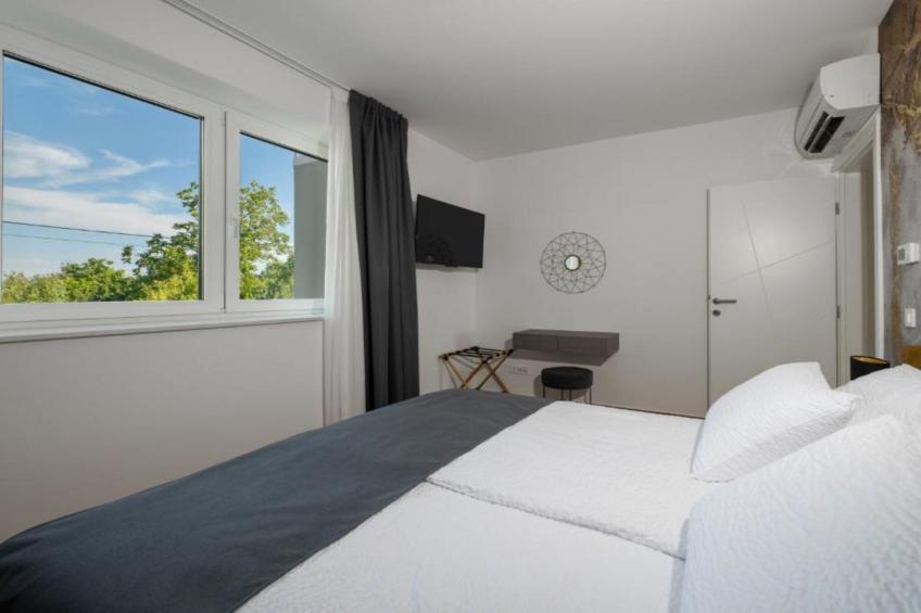Apartments Villa Wood - Two Bedroom Apartment with terrace and pool view ( W2 ) - foto 4