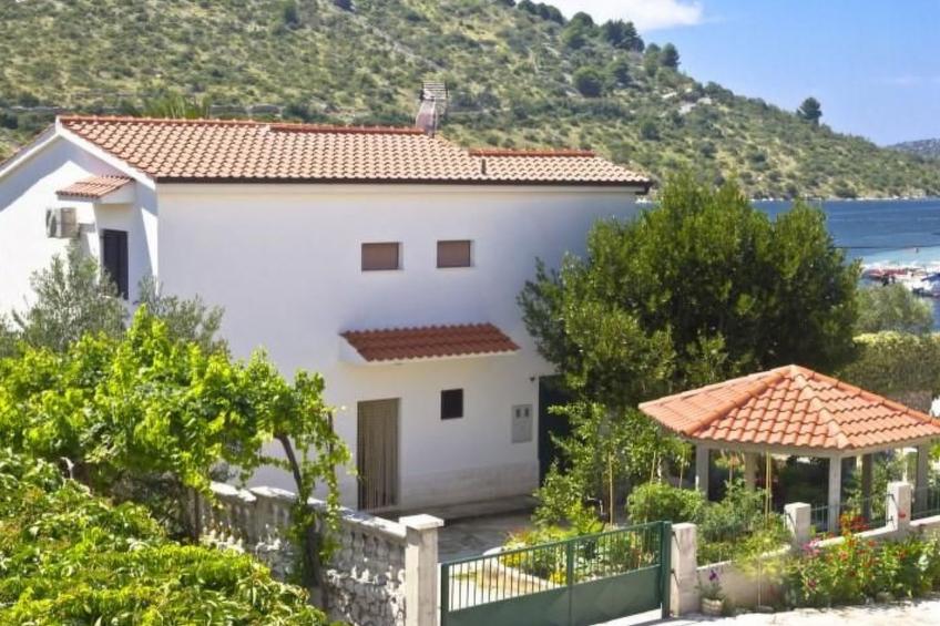 Wohnung "Ivka 1" mit Blick auf das Wasser