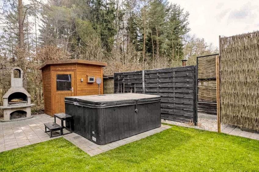 Schönes Ferienhaus in Wackersdorf mit Whirlpool und Terrasse - foto 2