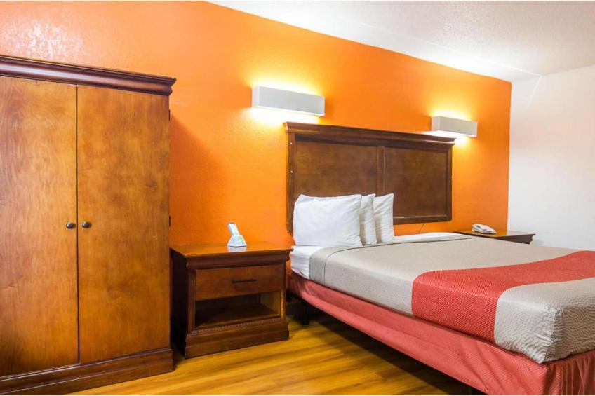 1 King Bed  Smoking - foto 13