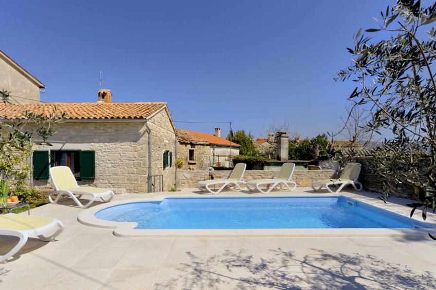 Holiday home with swimming pool on traditional property - BF-XFY94 - foto 38