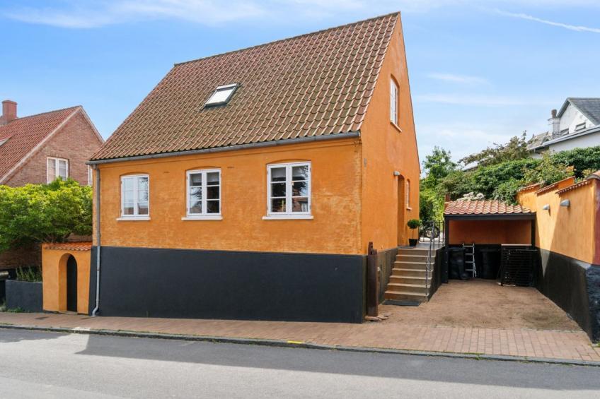 "Habbo" - 300m from the sea