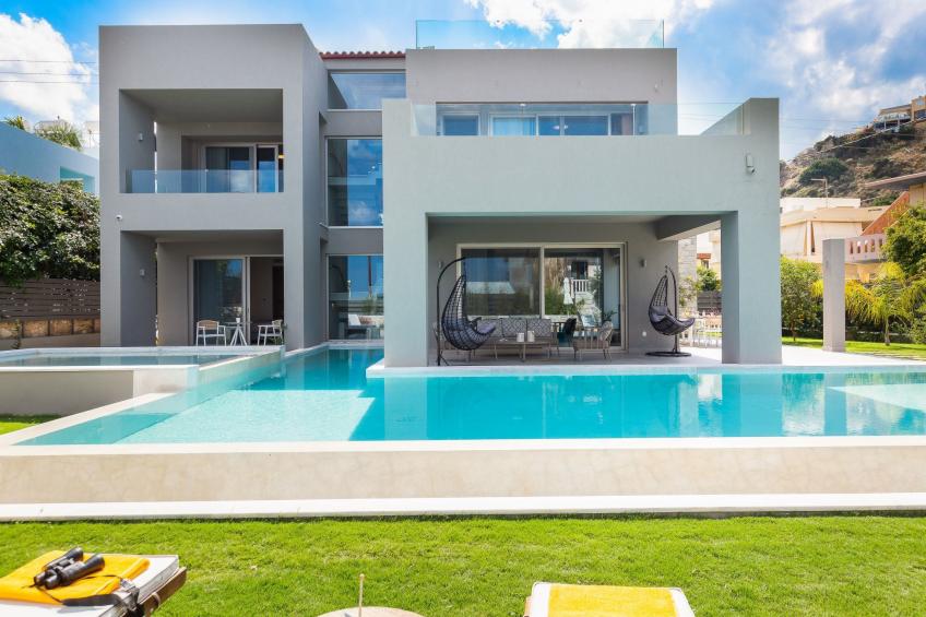 Villa mit beheiztem Pool in der Nähe von Strand und Geschäften - foto 2