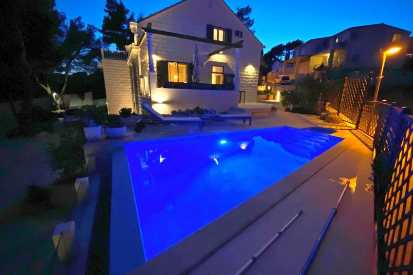 Schönes Ferienhaus mit privatem Pool - foto 36