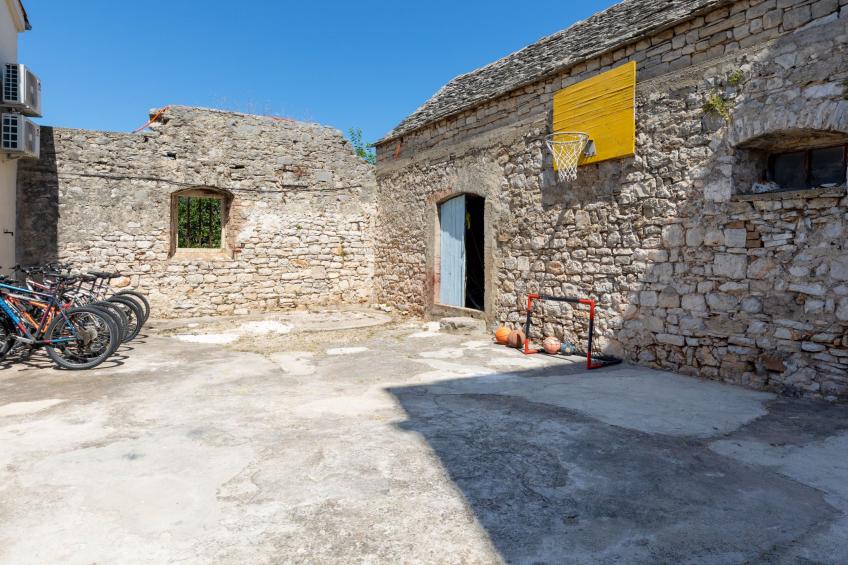 Ruhige Villa mit weitläufigem Garten, ideal für Familien mit Kindern - foto 31