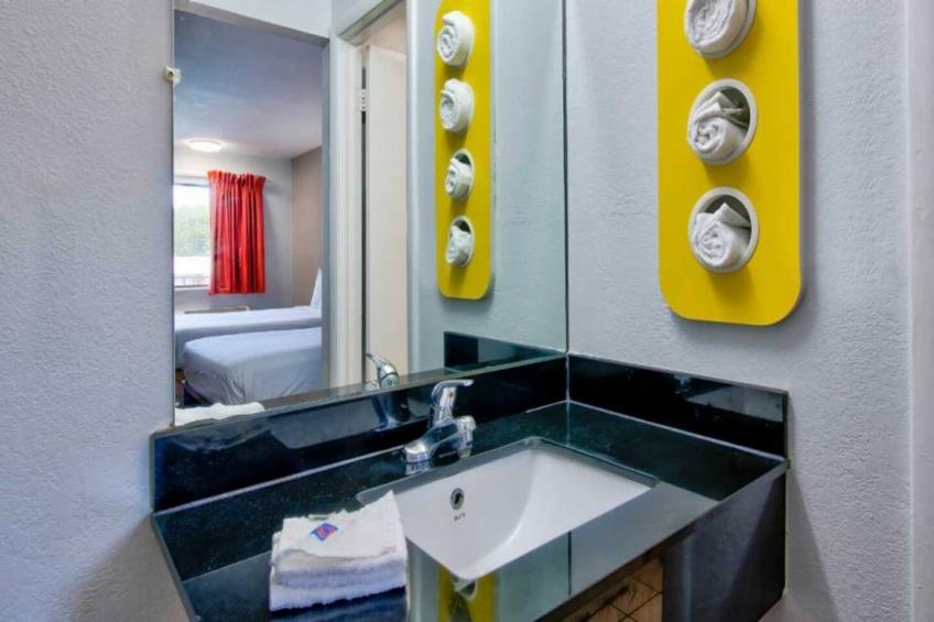 2 Full Beds  Smoking - foto 13