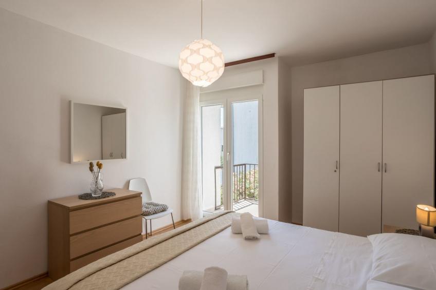 Tihana mit mediterranem Garten - foto 25