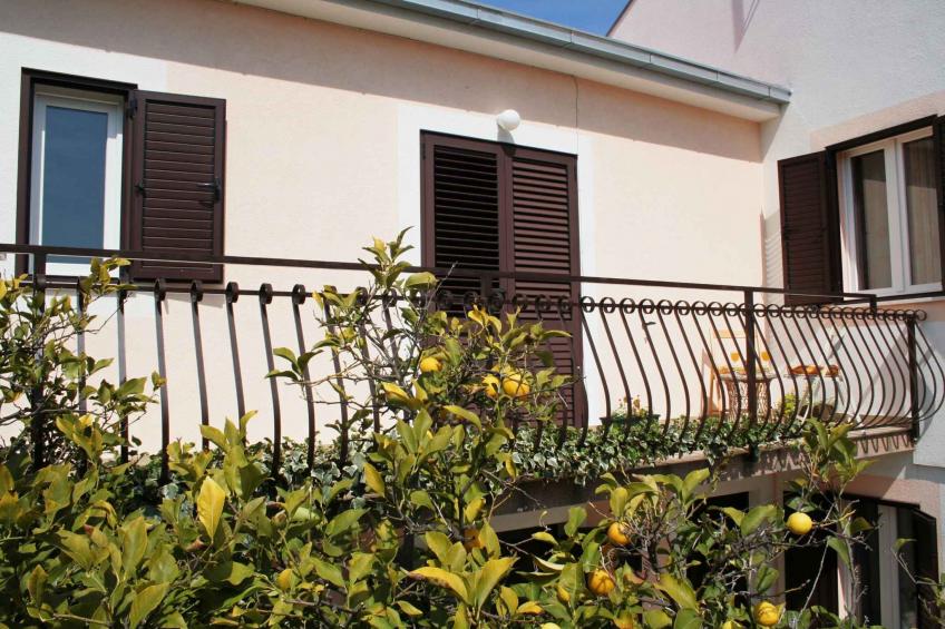 Holiday apartment with air conditioning, balcony and sea view in Slatine - BF-DFV9K - foto 5