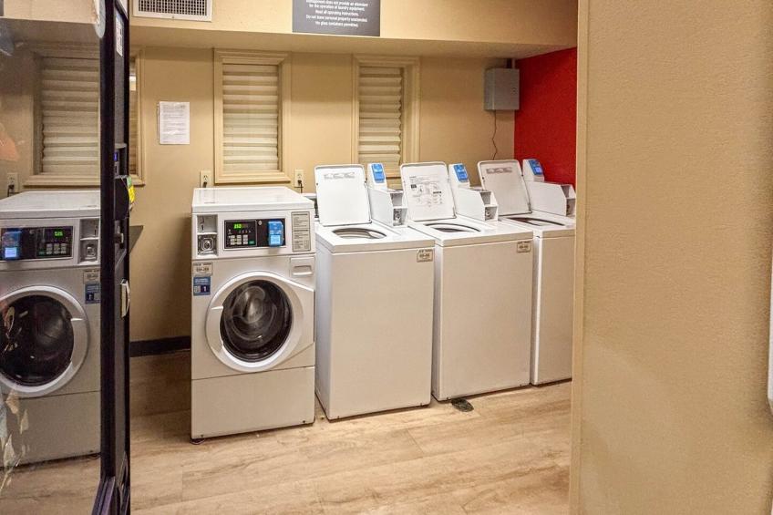 1 Queen Bed | Mob Acc Tub Ste Nsmk Sb Micfri - foto 52