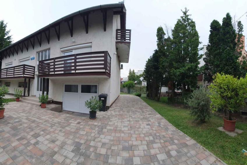 Vakantiewoning met Wifi, airconditioning en tuinpaviljoen - VW-T6TGX