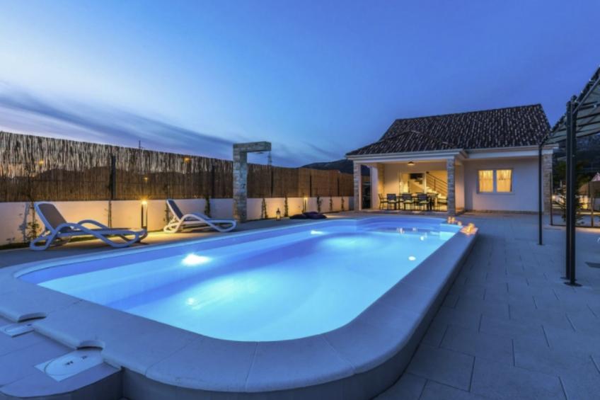 Villa Juhuhu in Dubrava kod Sibenik