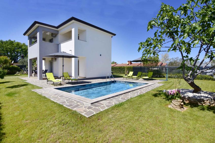 Holiday apartment in a villa with swimming pool in a quiet residential area - BF-WF23R