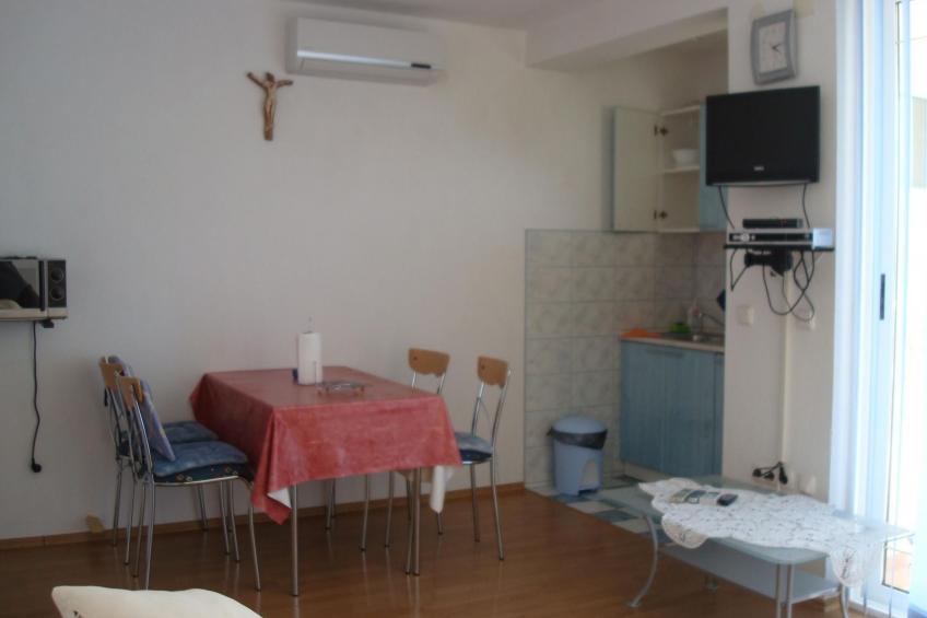 in Zečevo Rogozničko mit Großem Balkon - foto 3