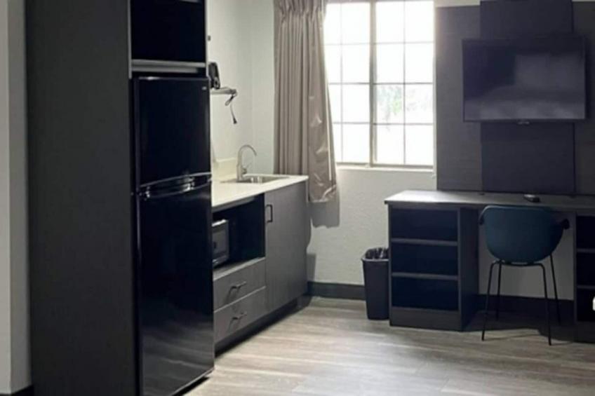 1 King Bed  Non-Smoking Micfridge - foto 26