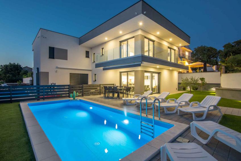 Villa with private pool - BF-KGBBG