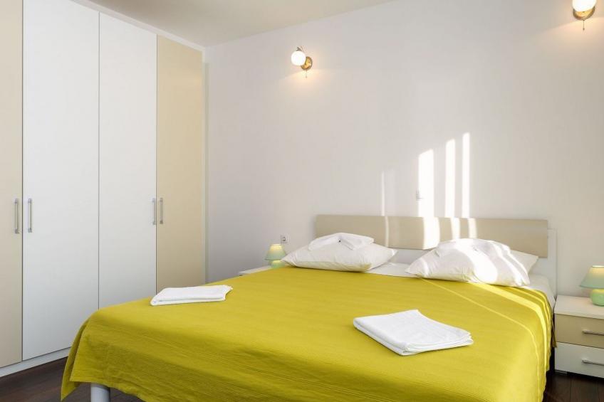 Appartement in Dugi Rat mit Großer Terrasse - foto 7