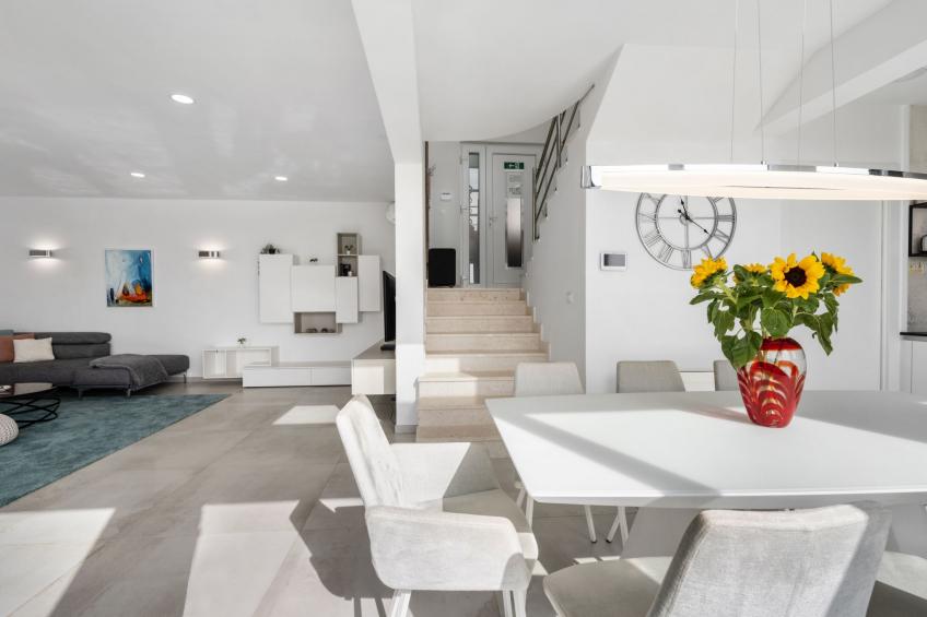 Gemütliches Ferienhaus in Vinišće mit Privatem Pool und Meerblick - foto 11